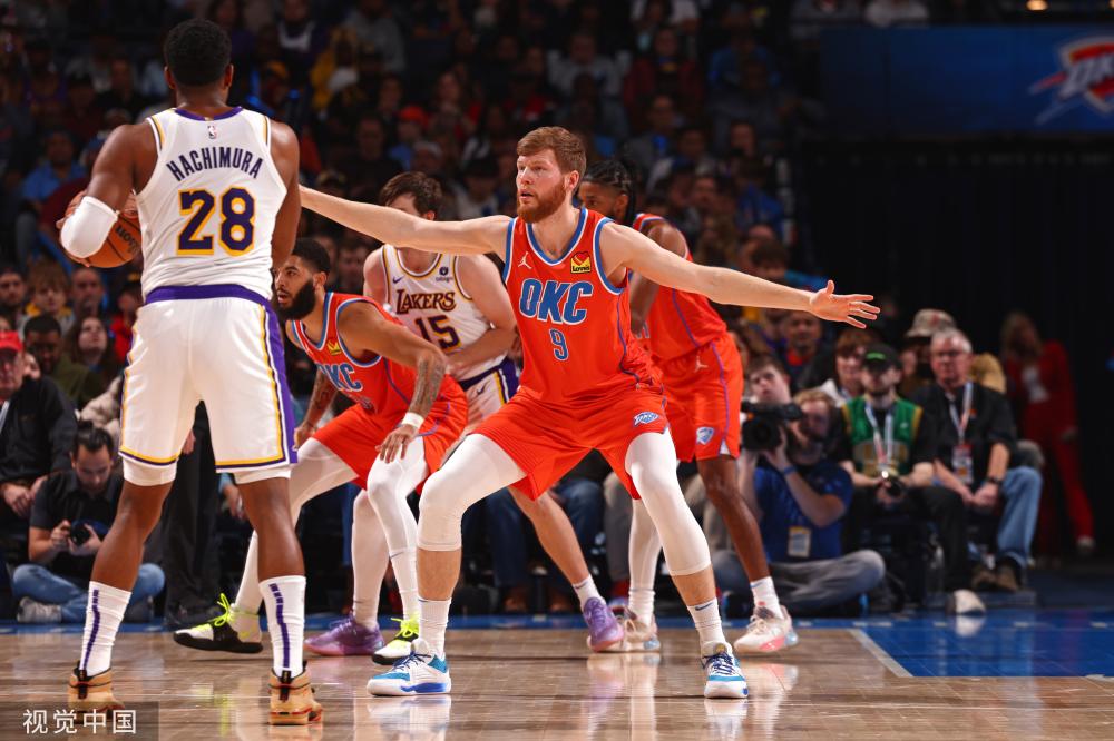 她面临过许 她面临过许