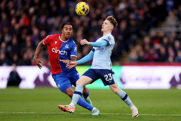 的表現也不 的表現也不